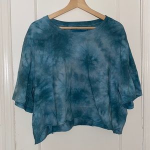 Blue tie dye short sleeve crop top. XL.